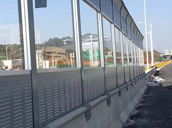 公路聲屏障